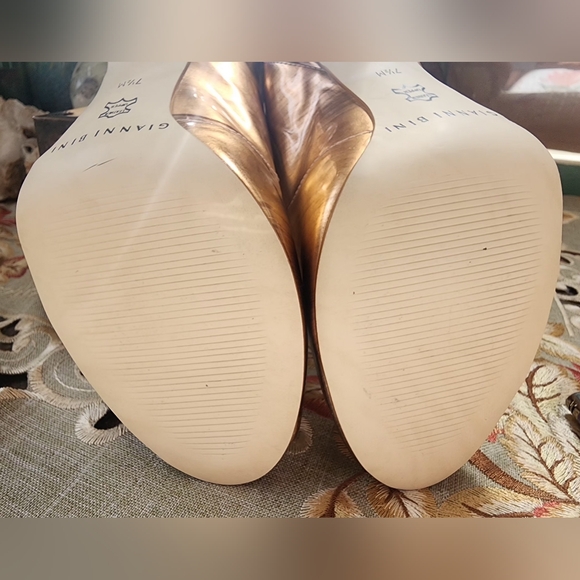 Gianni Bini Gold Glamour Heels - Picture 9 of 10